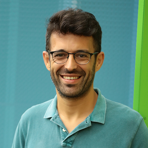Sezer Demir